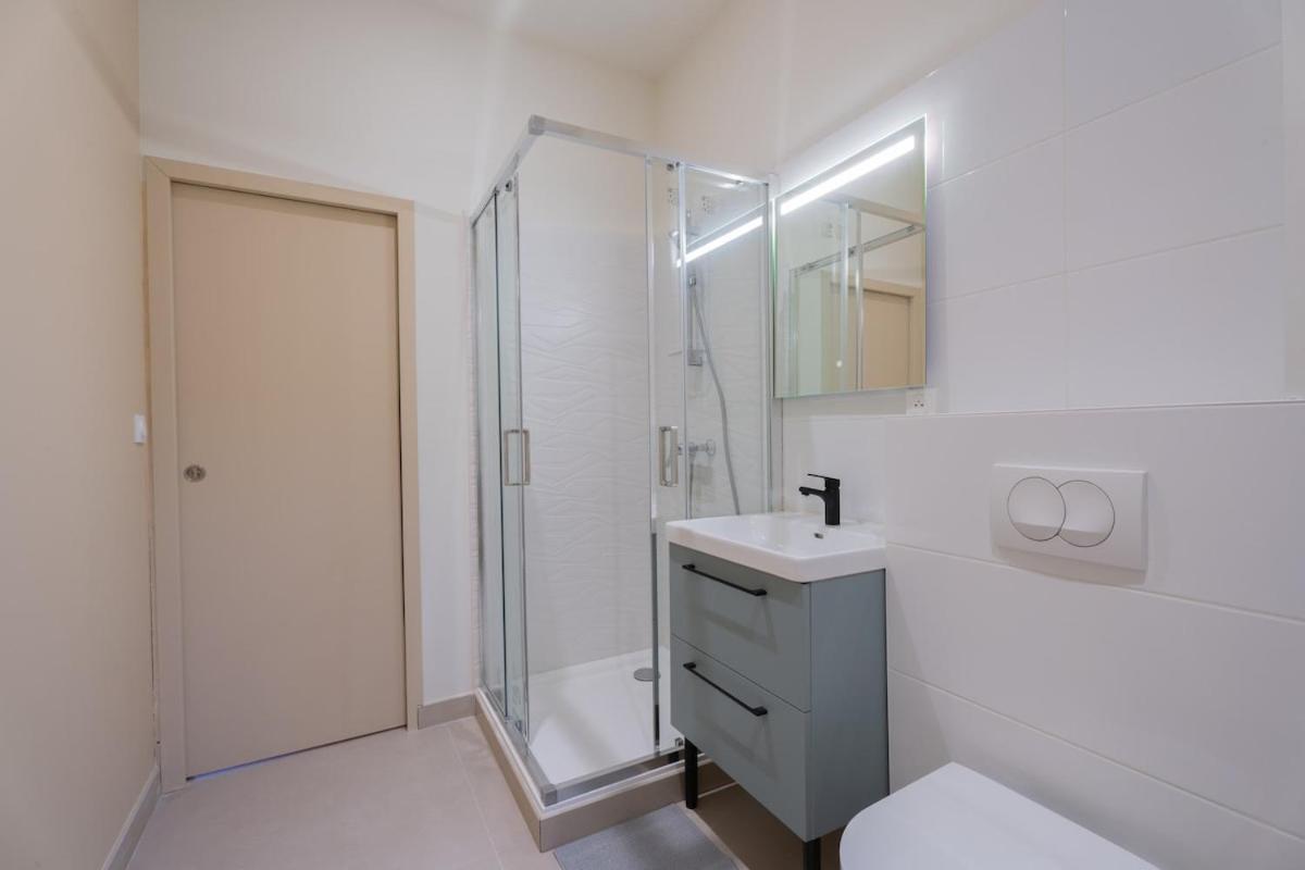 - Beautiful Bright - 10 Min Appartement